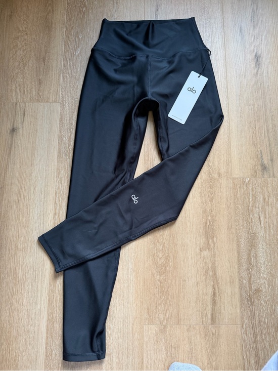 ALO Yoga Pants - Alo Airlift Black Leggings